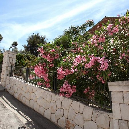 Apartment Udovicic Trogir Exterior photo