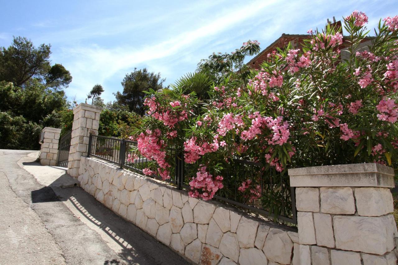 Apartment Udovicic Trogir Exterior photo